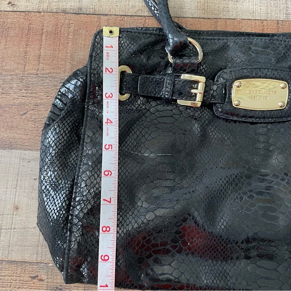 Michael Kors Snake Embossed Hamilton Handbag Black - Picture 13 of 13